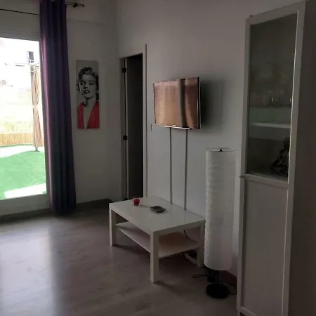 Apartamento En Calle San Miguel Con Terraza Privada